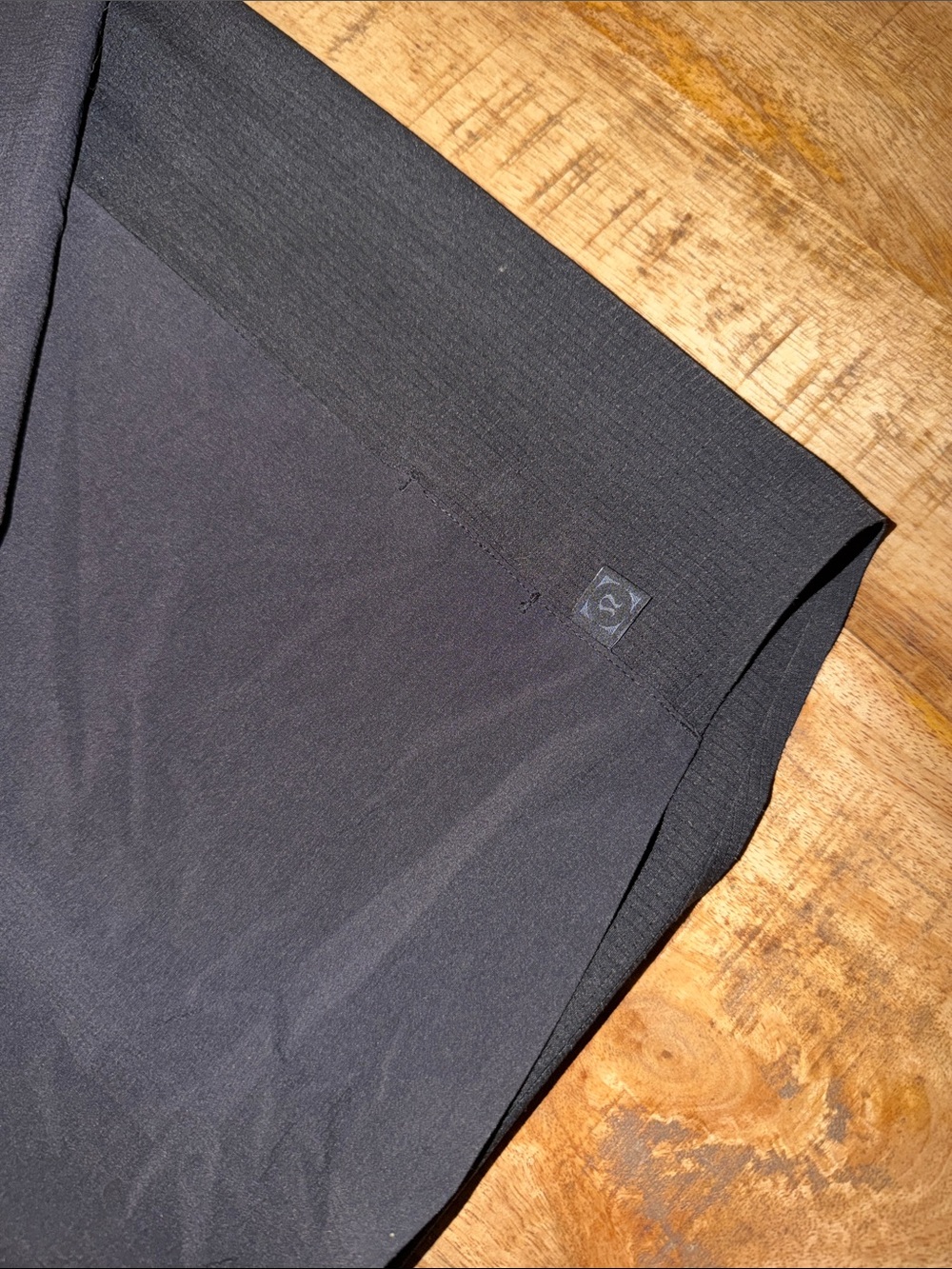 lululemon athletica Men's Navy Lightweight Zip Shirt Jacket - Picture 4 of 7